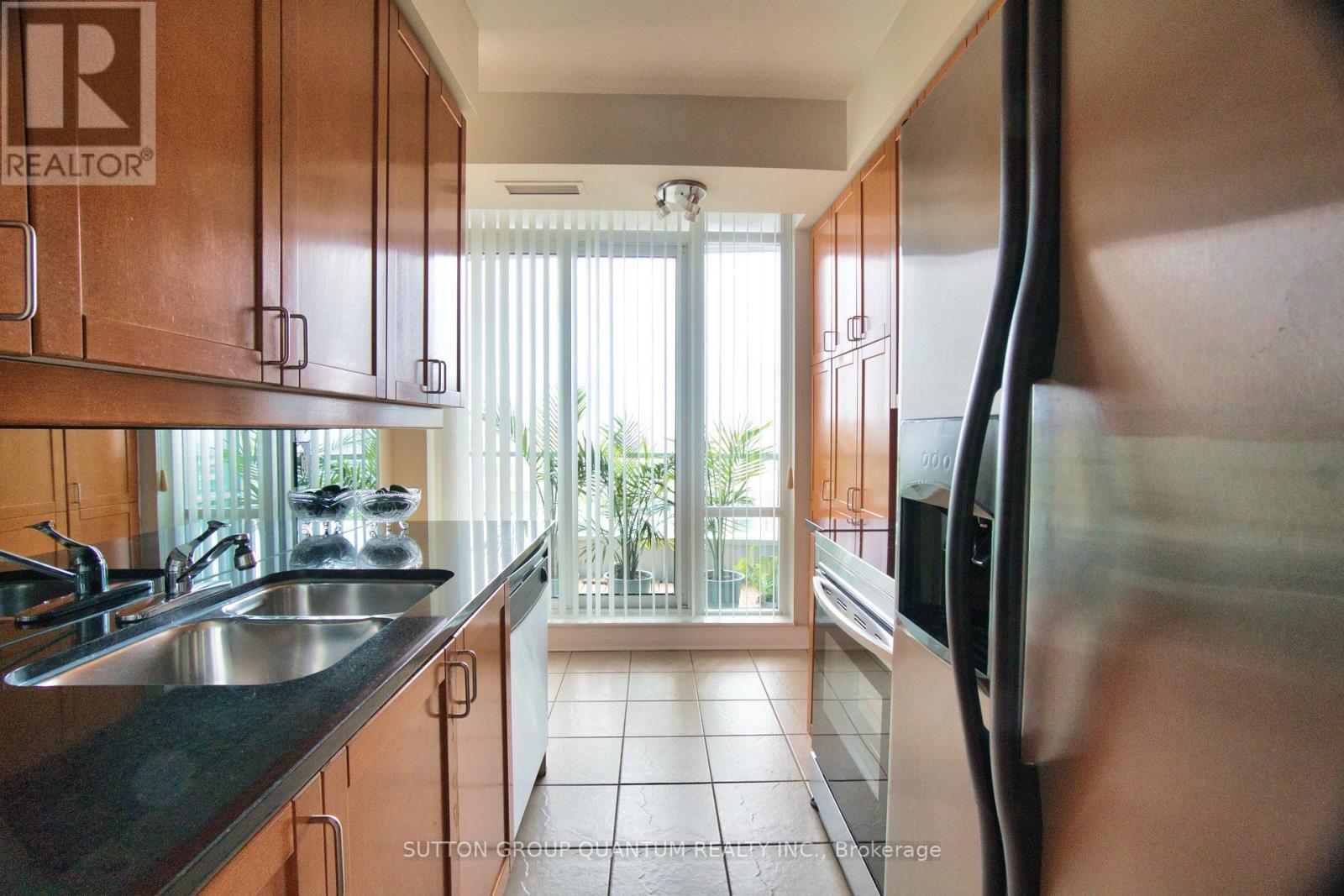 2705 - 1 Elm Drive W, Mississauga, Ontario  L5B 4M1 - Photo 11 - W12696160