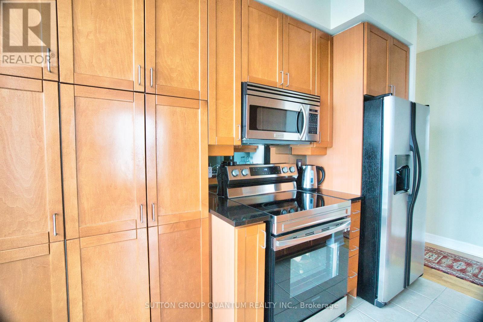 2705 - 1 Elm Drive W, Mississauga, Ontario  L5B 4M1 - Photo 19 - W12696160