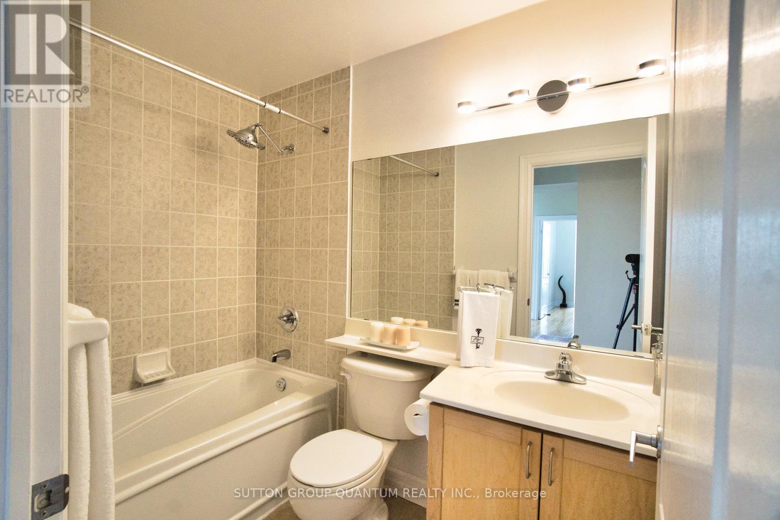 2705 - 1 Elm Drive W, Mississauga, Ontario  L5B 4M1 - Photo 22 - W12696160