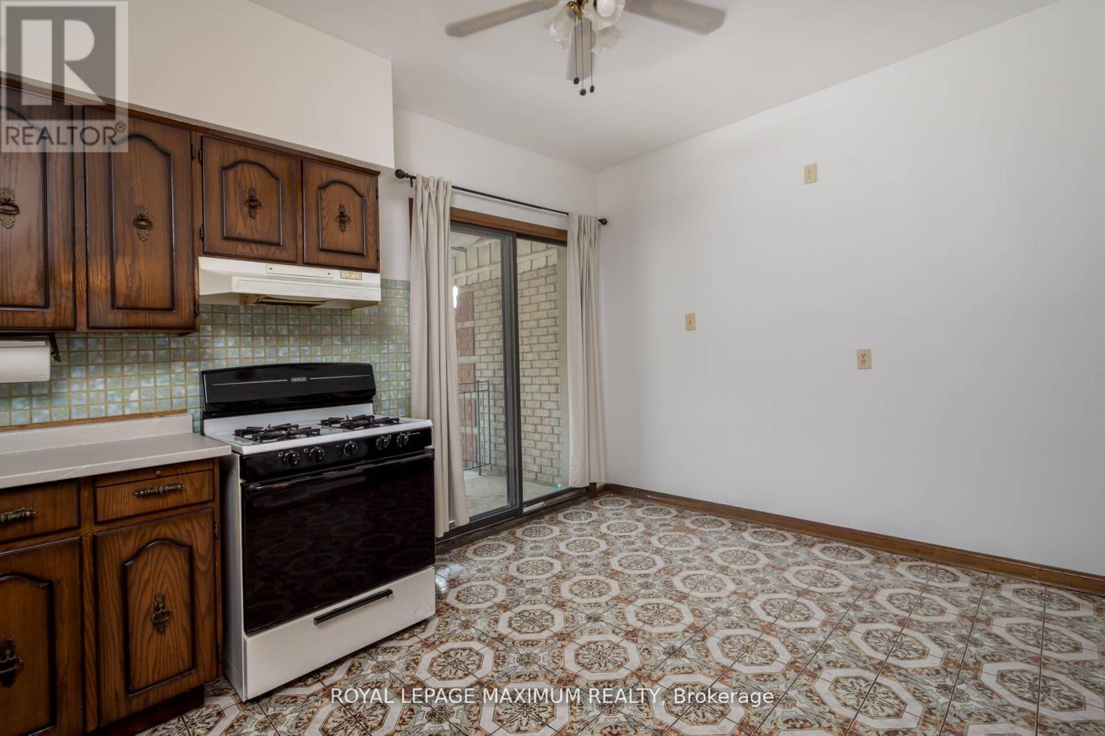 161 Caledonia Road, Toronto, Ontario  M6E 4S8 - Photo 15 - W12696172