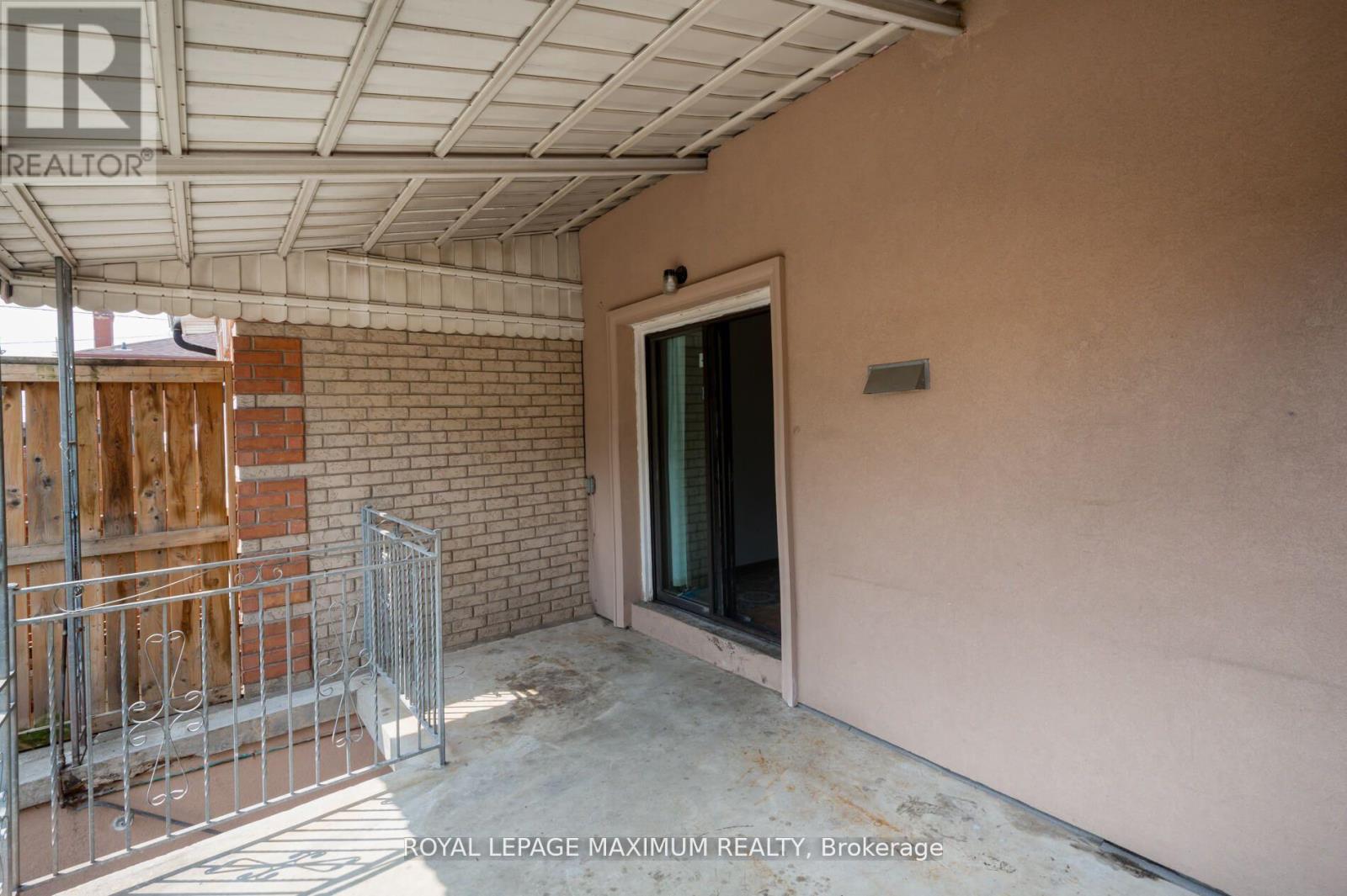 161 Caledonia Road, Toronto, Ontario  M6E 4S8 - Photo 29 - W12696172