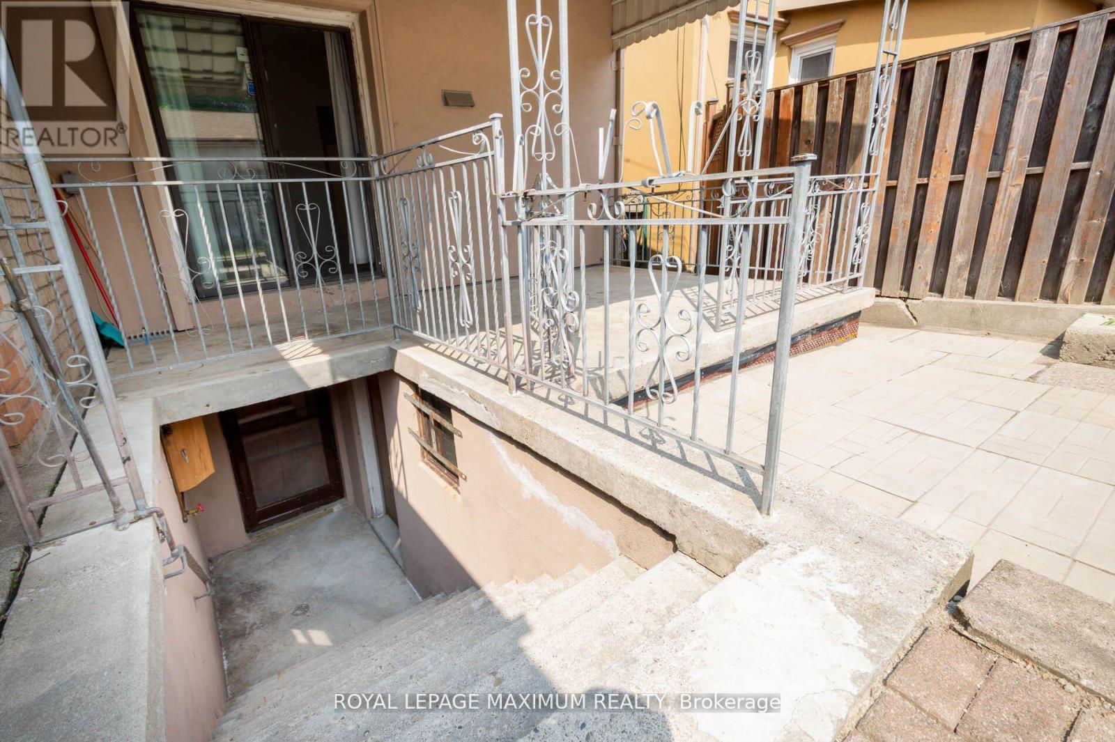 161 Caledonia Road, Toronto, Ontario  M6E 4S8 - Photo 30 - W12696172