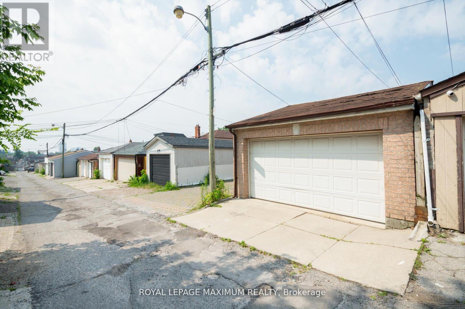 161 Caledonia Road, Toronto, Ontario  M6E 4S8 - Photo 34 - W12696172