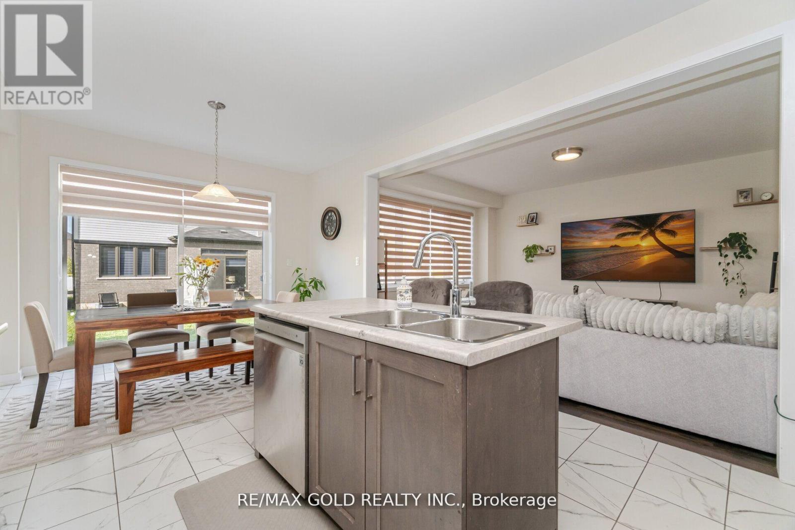 128 Whithorn Crescent, Haldimand, Ontario  N3W 0G4 - Photo 8 - X12696132