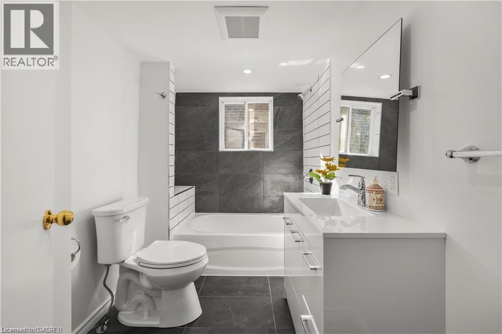 88 Chestnut Avenue, Hamilton, Ontario  L8L 6K9 - Photo 12 - 40798211