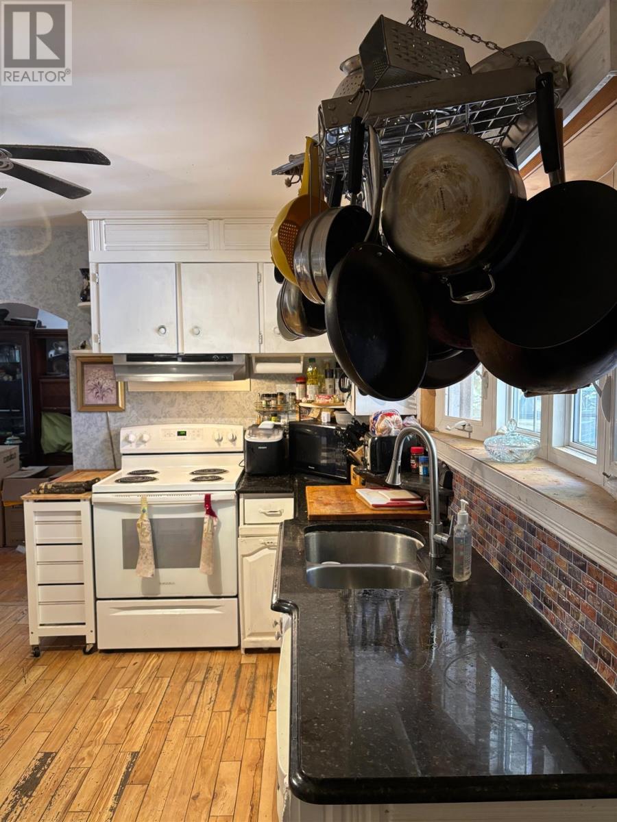 30 Denison Rd, Elliot Lake, Ontario  P5A 1L7 - Photo 12 - SM252909