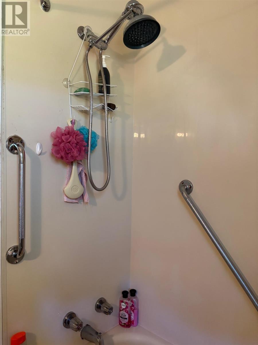 30 Denison Rd, Elliot Lake, Ontario  P5A 1L7 - Photo 31 - SM252909