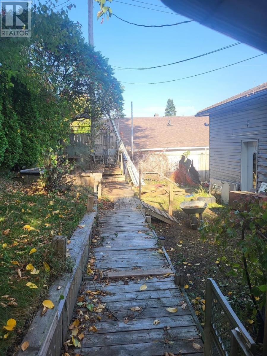 30 Denison Rd, Elliot Lake, Ontario  P5A 1L7 - Photo 5 - SM252909