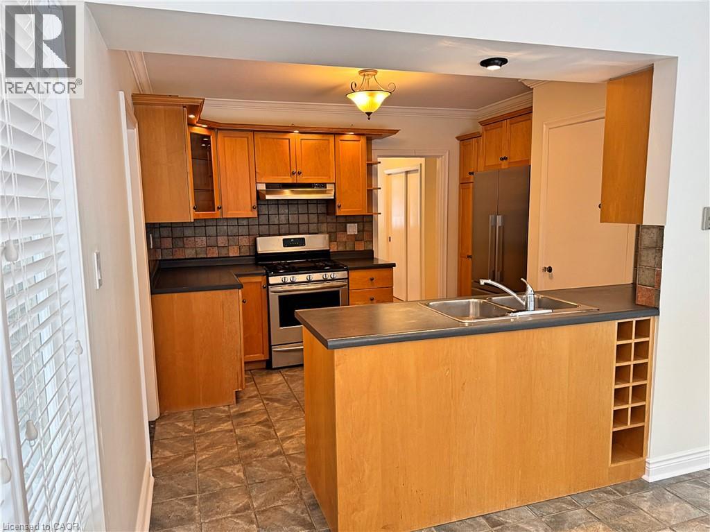 646 Iroquois Avenue, Ancaster, Ontario  L9G 3B4 - Photo 6 - 40796385