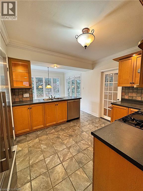 646 Iroquois Avenue, Ancaster, Ontario  L9G 3B4 - Photo 3 - 40796385