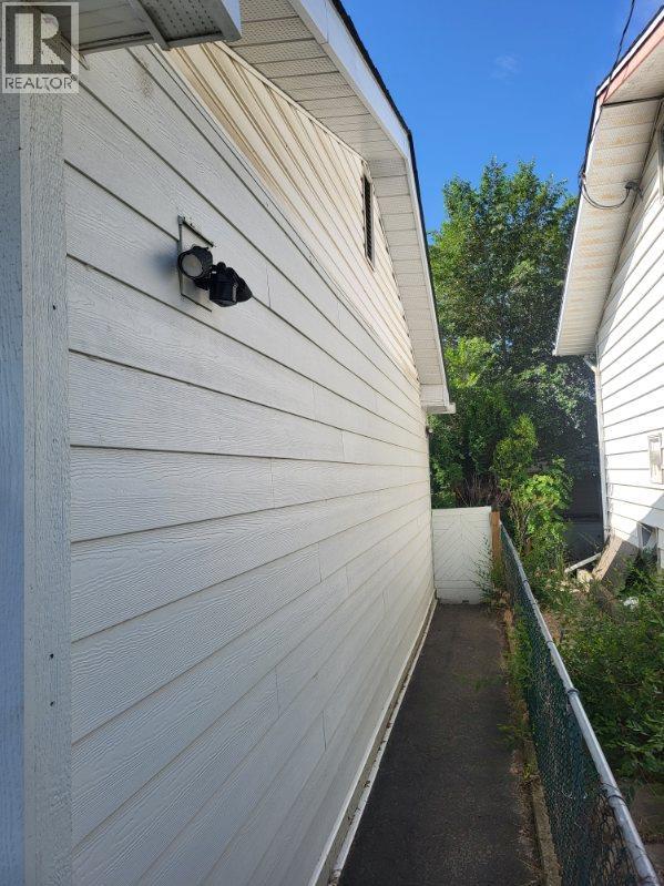 208 Tamarack Avenue, Kamloops, British Columbia V2B 1G7 - Photo 55 - 10372575