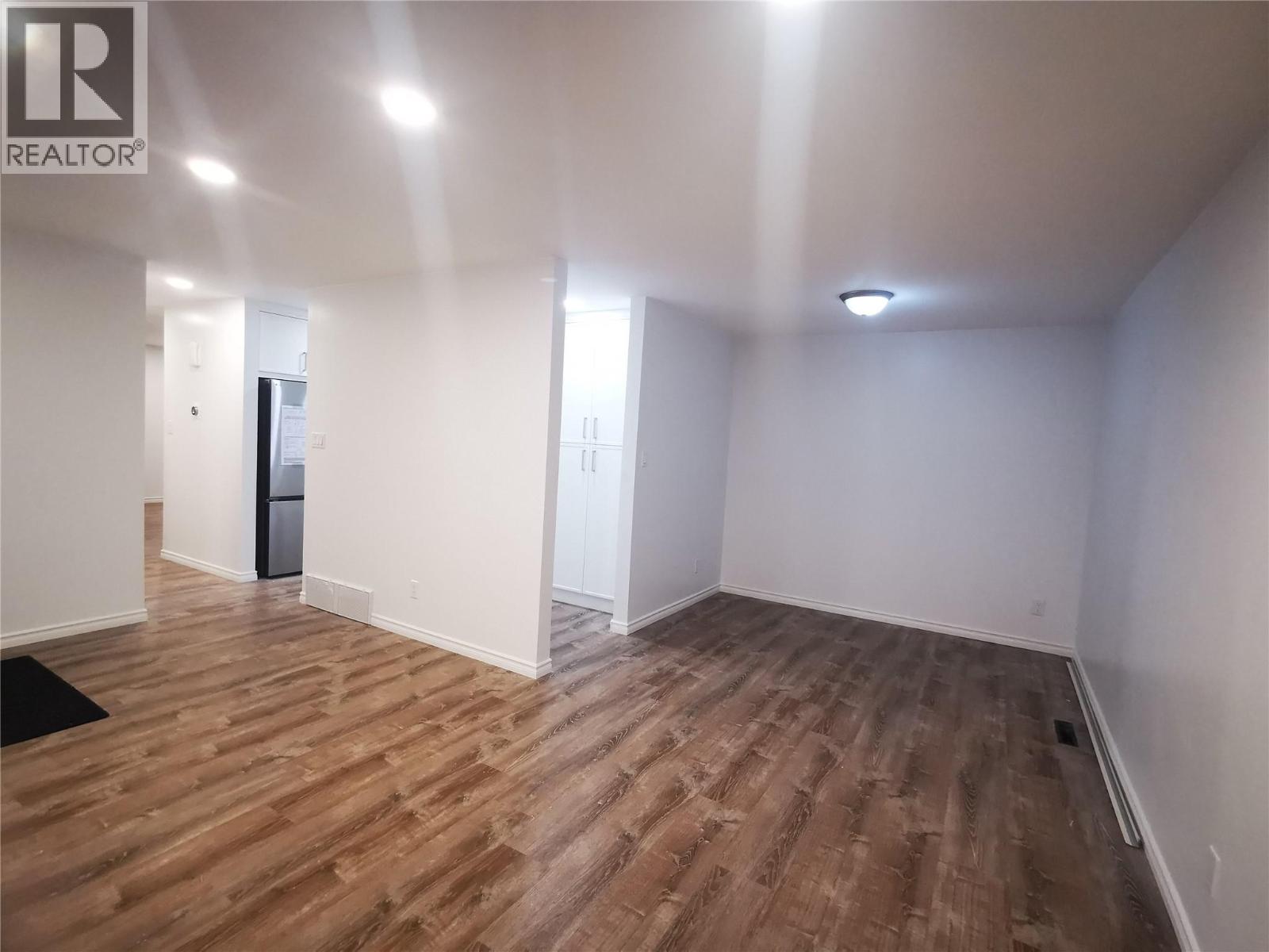 208 Tamarack Avenue, Kamloops, British Columbia V2B 1G7 - Photo 10 - 10372575