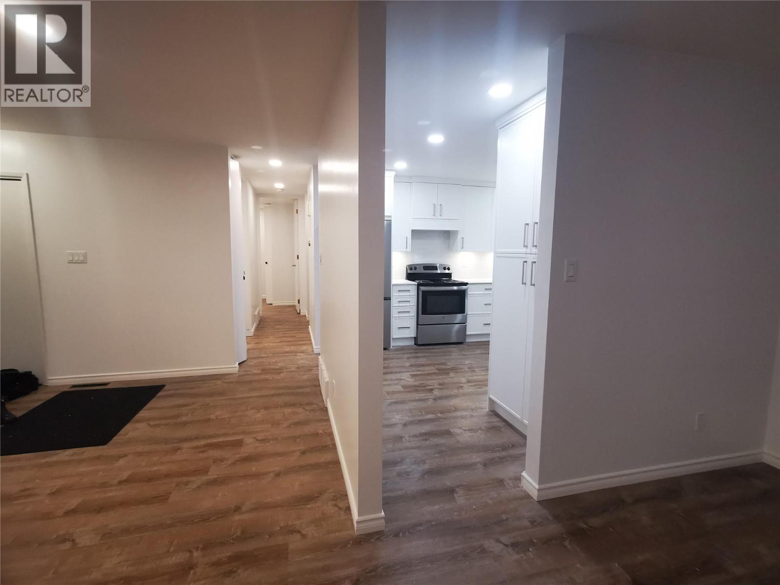 208 Tamarack Avenue, Kamloops, British Columbia V2B 1G7 - Photo 11 - 10372575