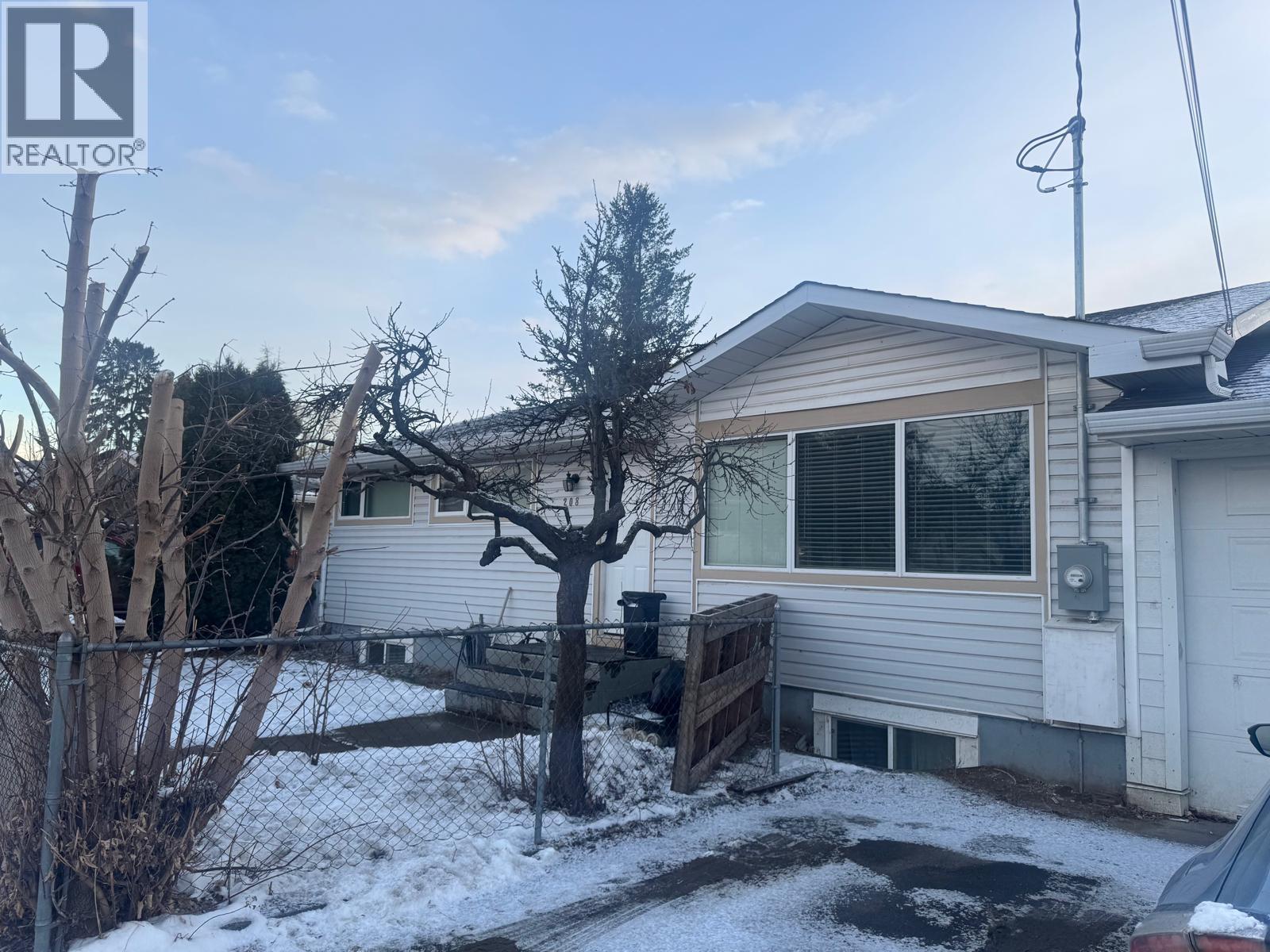 208 Tamarack Avenue, Kamloops, British Columbia V2B 1G7 - Photo 3 - 10372575