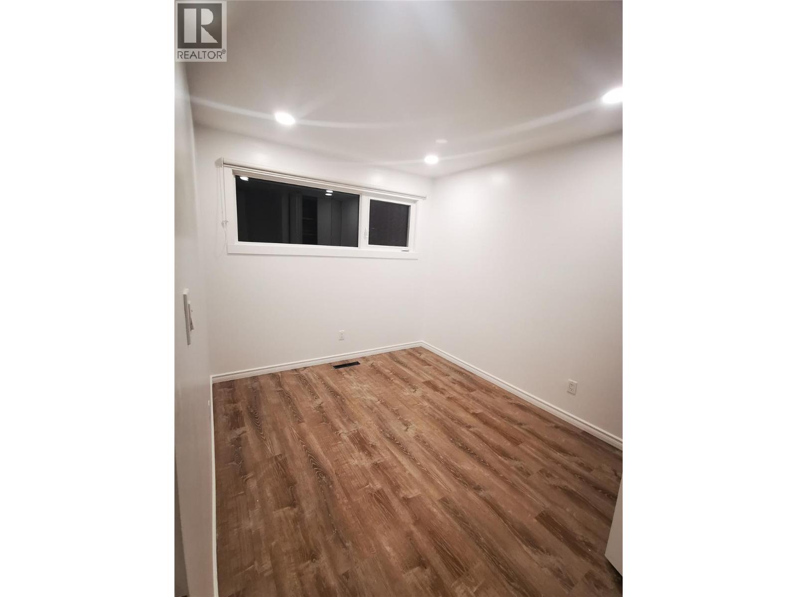 208 Tamarack Avenue, Kamloops, British Columbia V2B 1G7 - Photo 18 - 10372575