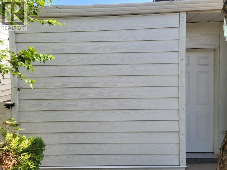 208 Tamarack Avenue, Kamloops, British Columbia V2B 1G7 - Photo 53 - 10372575