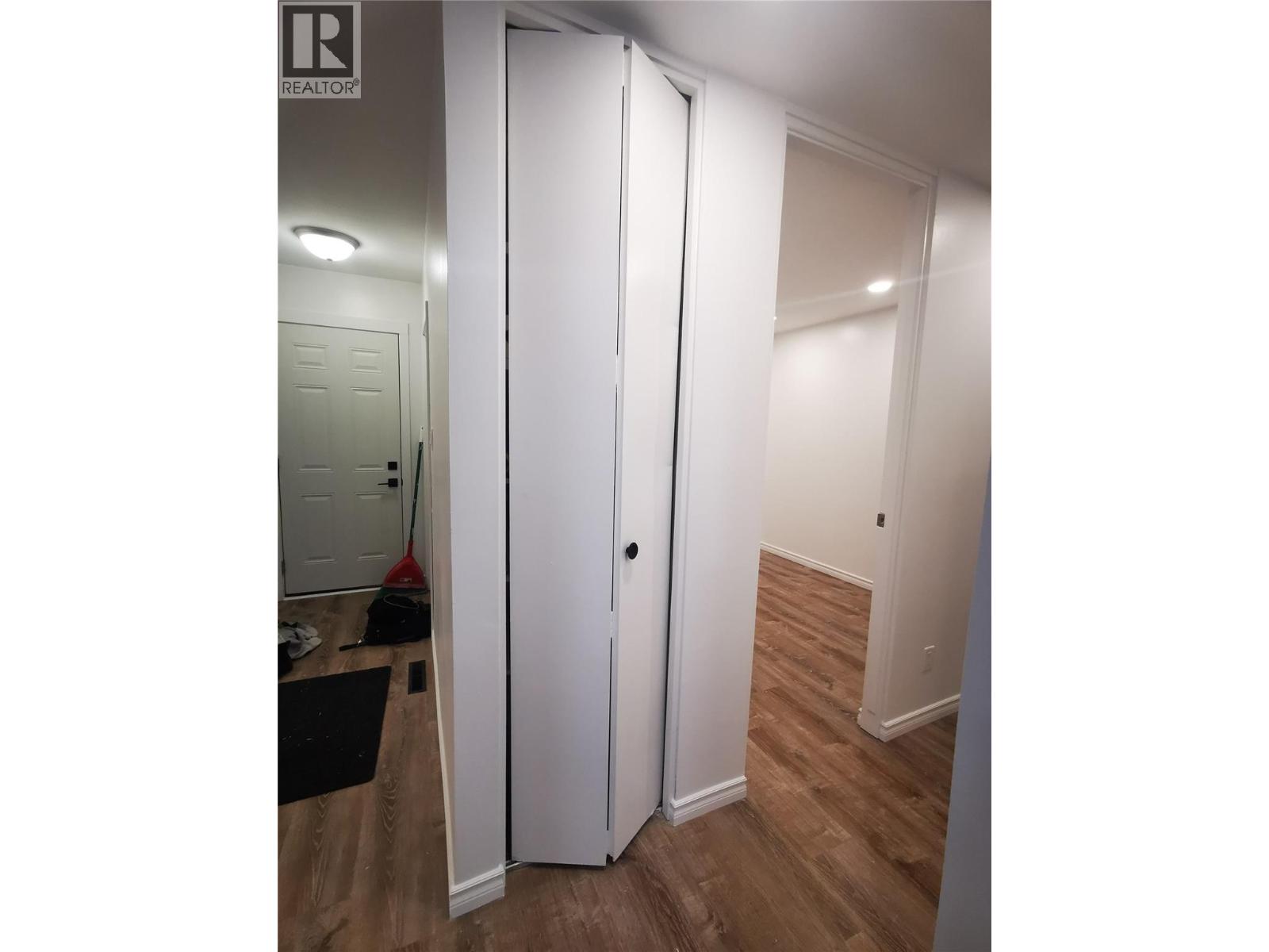 208 Tamarack Avenue, Kamloops, British Columbia V2B 1G7 - Photo 14 - 10372575