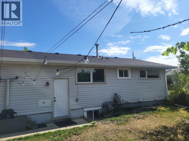 208 Tamarack Avenue, Kamloops, British Columbia V2B 1G7 - Photo 52 - 10372575