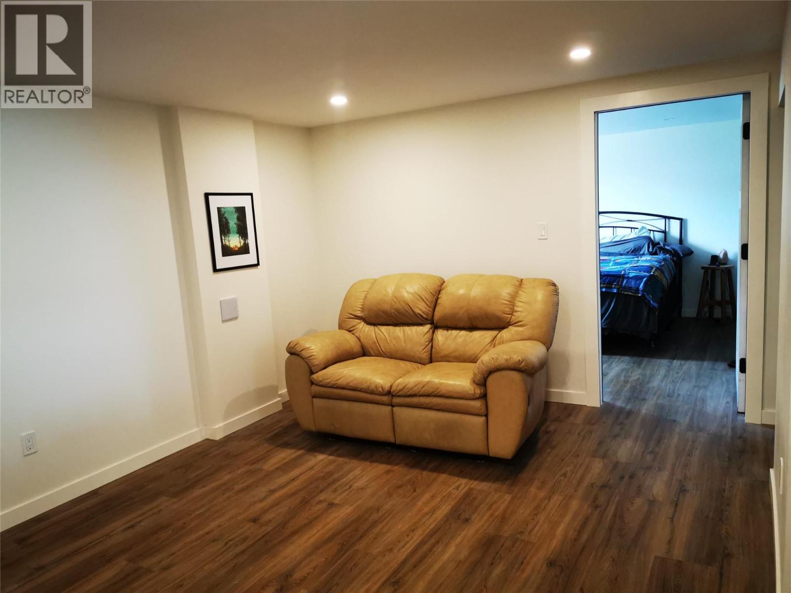 208 Tamarack Avenue, Kamloops, British Columbia V2B 1G7 - Photo 61 - 10372575