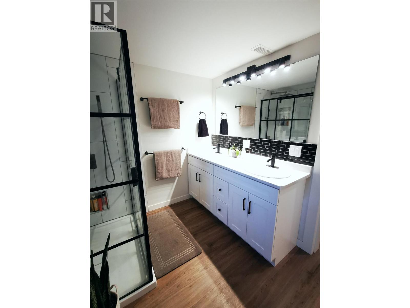 208 Tamarack Avenue, Kamloops, British Columbia V2B 1G7 - Photo 79 - 10372575