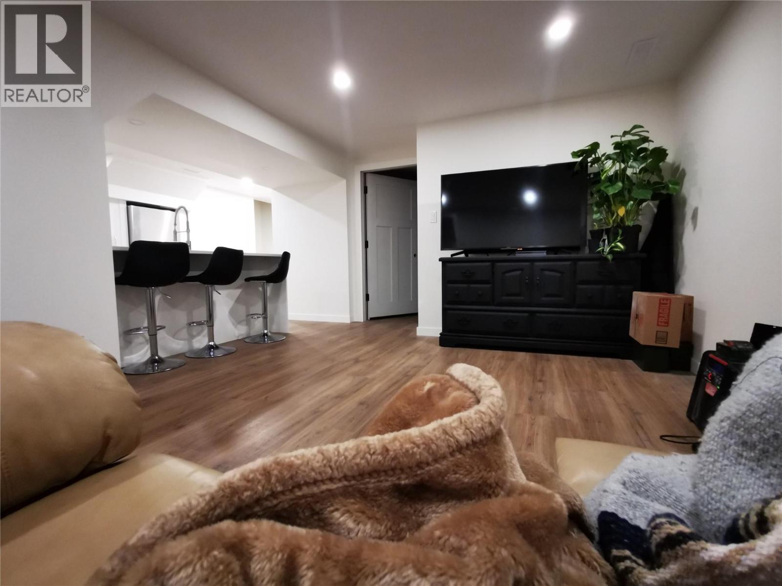 208 Tamarack Avenue, Kamloops, British Columbia V2B 1G7 - Photo 63 - 10372575