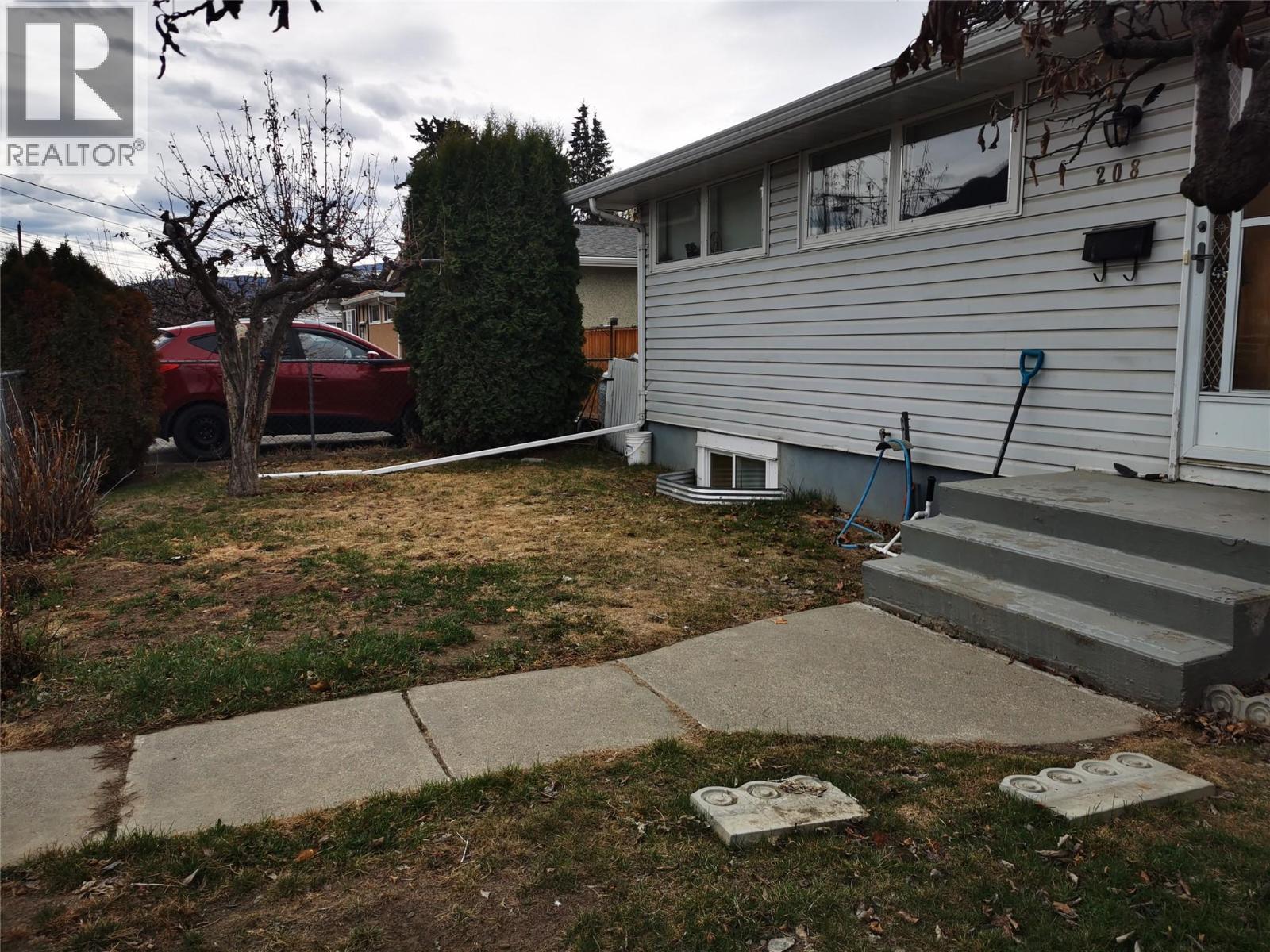 208 Tamarack Avenue, Kamloops, British Columbia V2B 1G7 - Photo 70 - 10372575