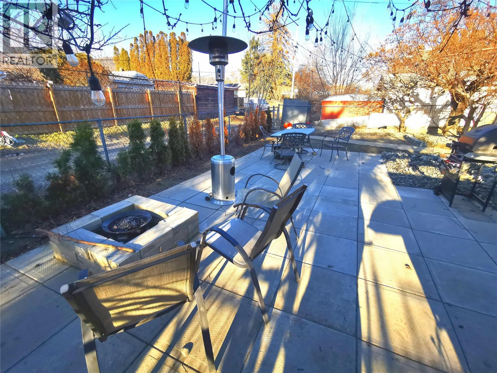 208 Tamarack Avenue, Kamloops, British Columbia V2B 1G7 - Photo 85 - 10372575