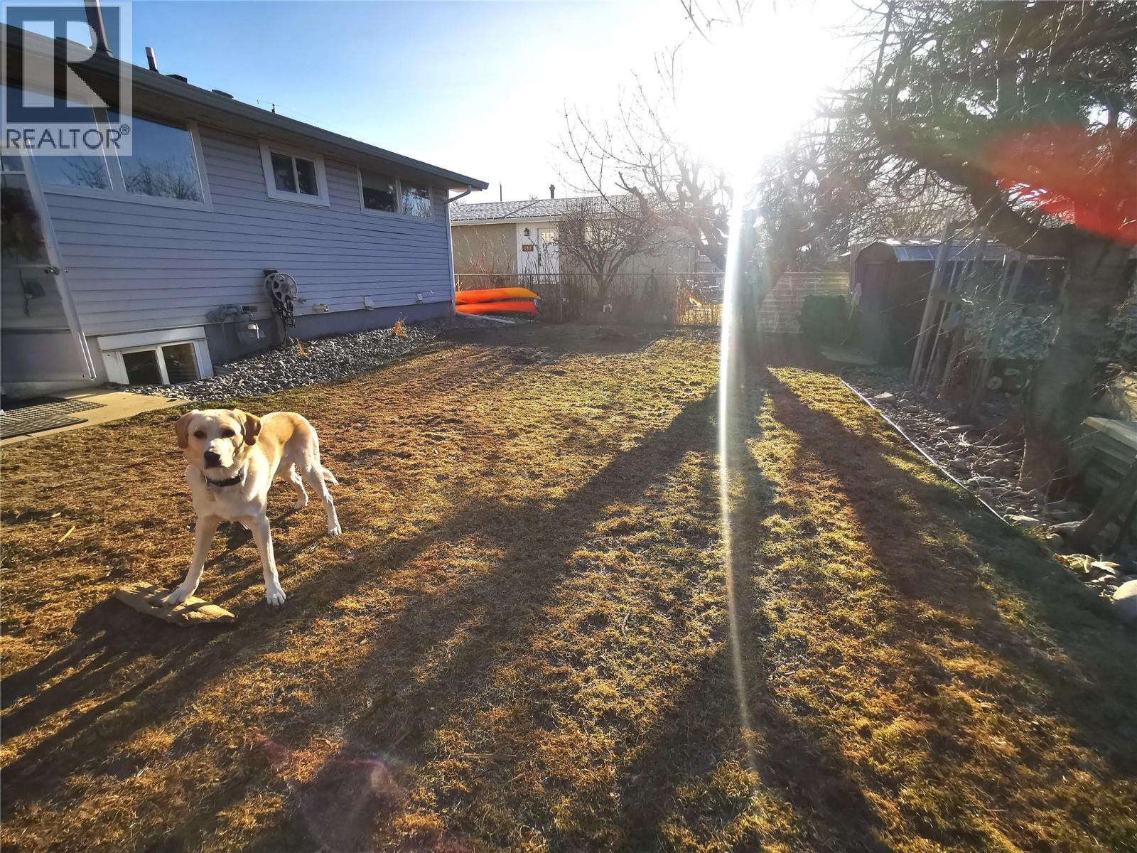 208 Tamarack Avenue, Kamloops, British Columbia V2B 1G7 - Photo 88 - 10372575