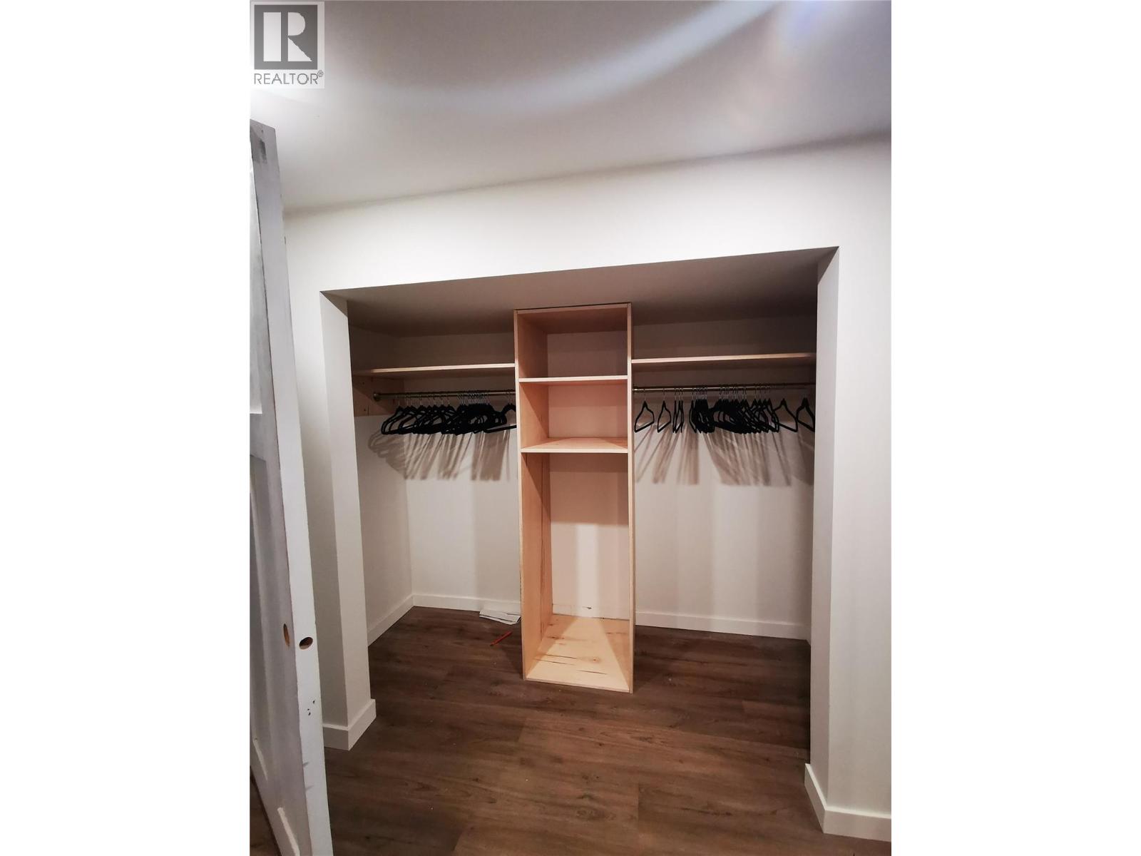 208 Tamarack Avenue, Kamloops, British Columbia V2B 1G7 - Photo 64 - 10372575