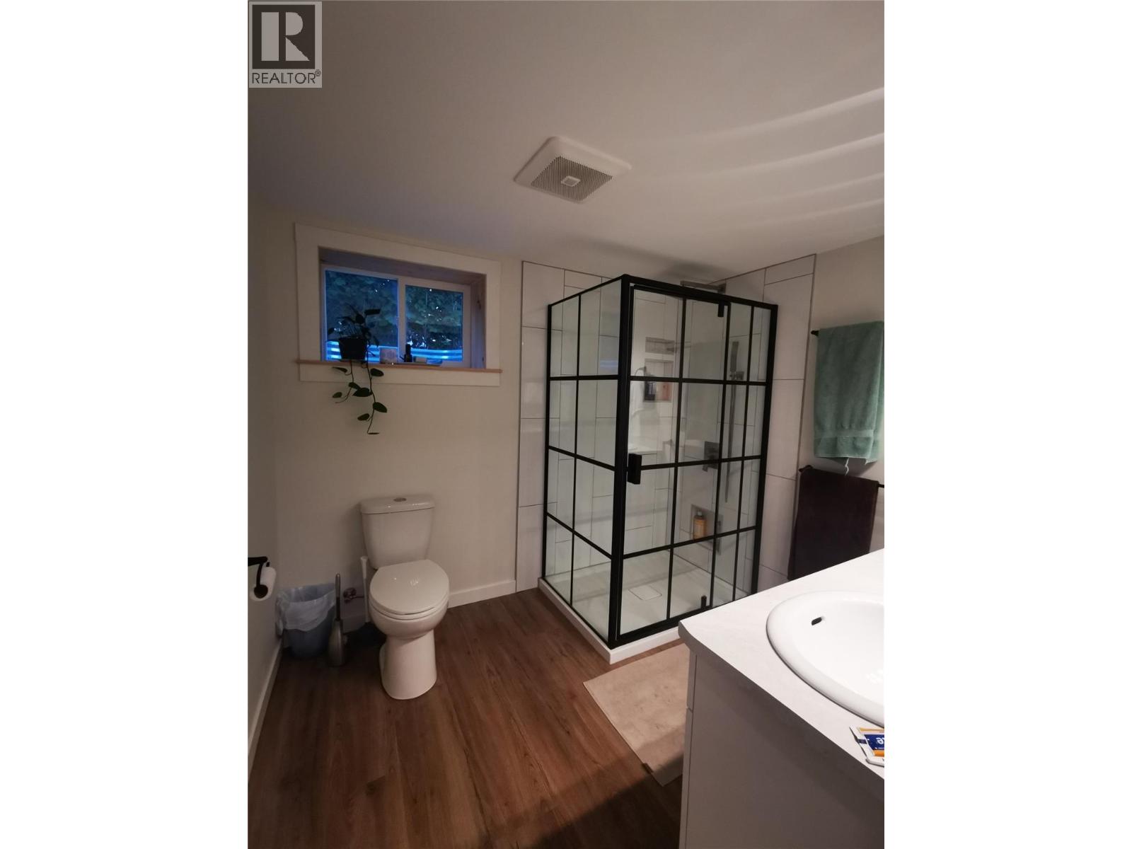 208 Tamarack Avenue, Kamloops, British Columbia V2B 1G7 - Photo 65 - 10372575