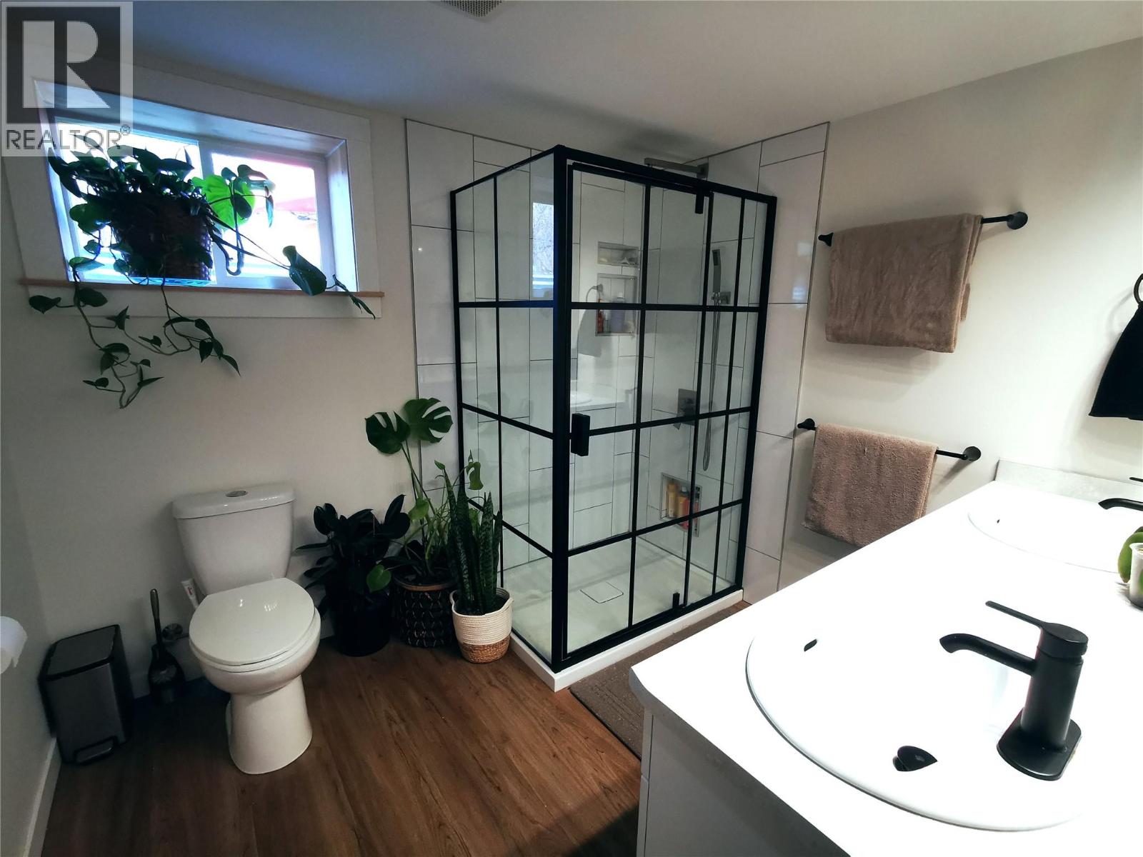 208 Tamarack Avenue, Kamloops, British Columbia V2B 1G7 - Photo 80 - 10372575