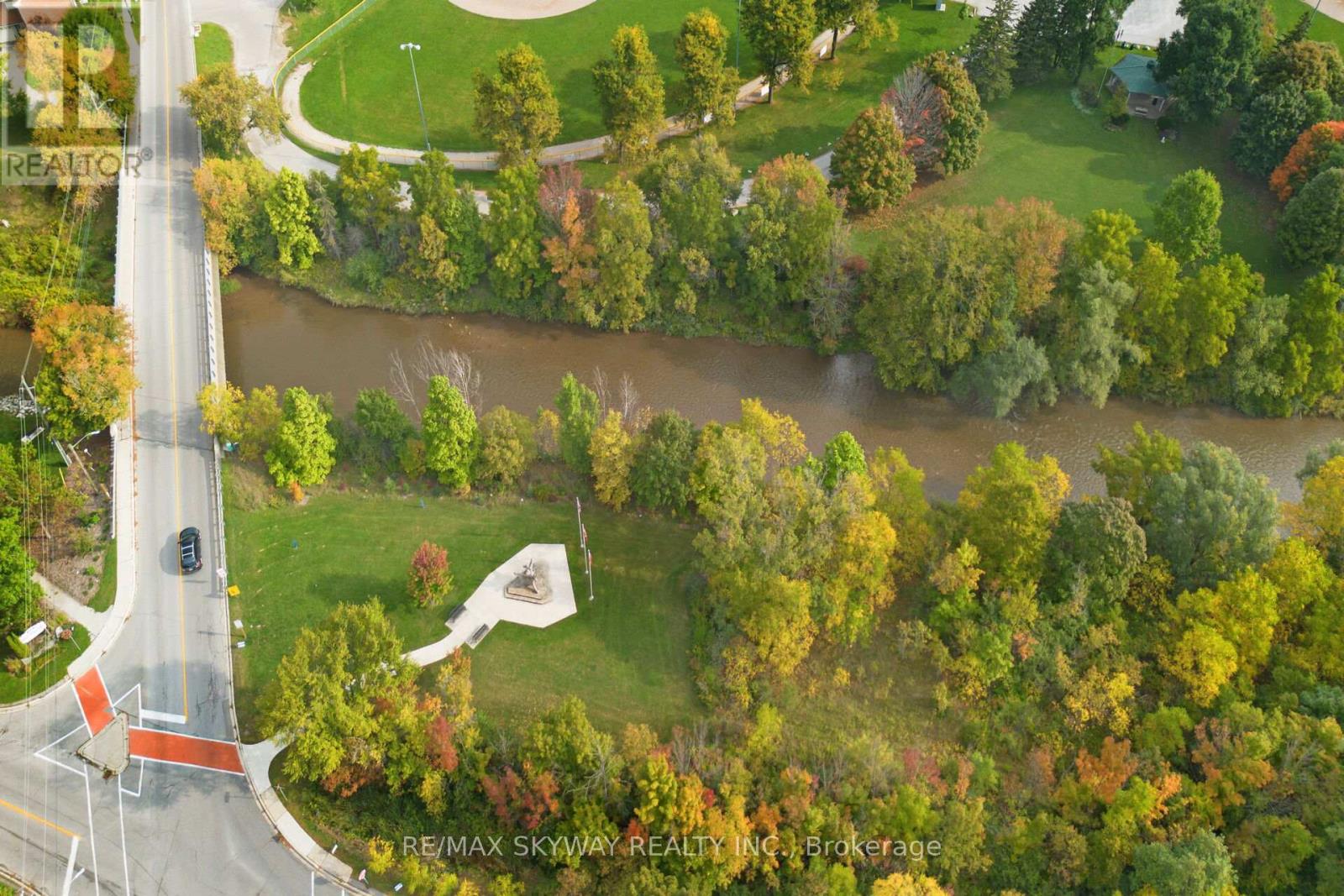 45 Confederation Street, Halton Hills, Ontario  L7G 3R4 - Photo 35 - W12680978