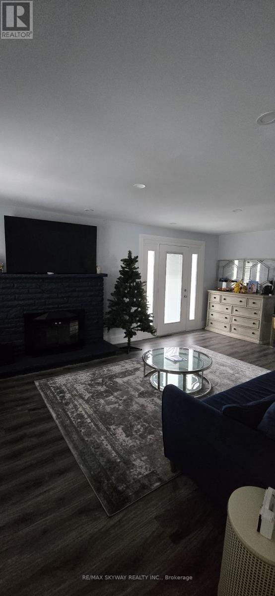 45 Confederation Street, Halton Hills, Ontario  L7G 3R4 - Photo 4 - W12680978