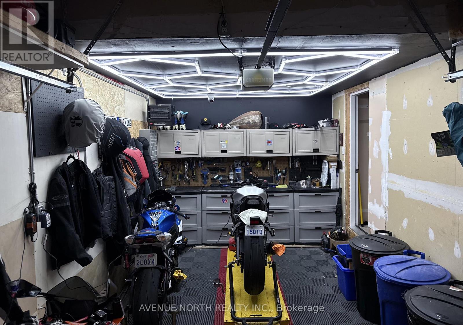 128 Midsummer Terrace, Ottawa, Ontario  K1E 3V3 - Photo 5 - X12696300