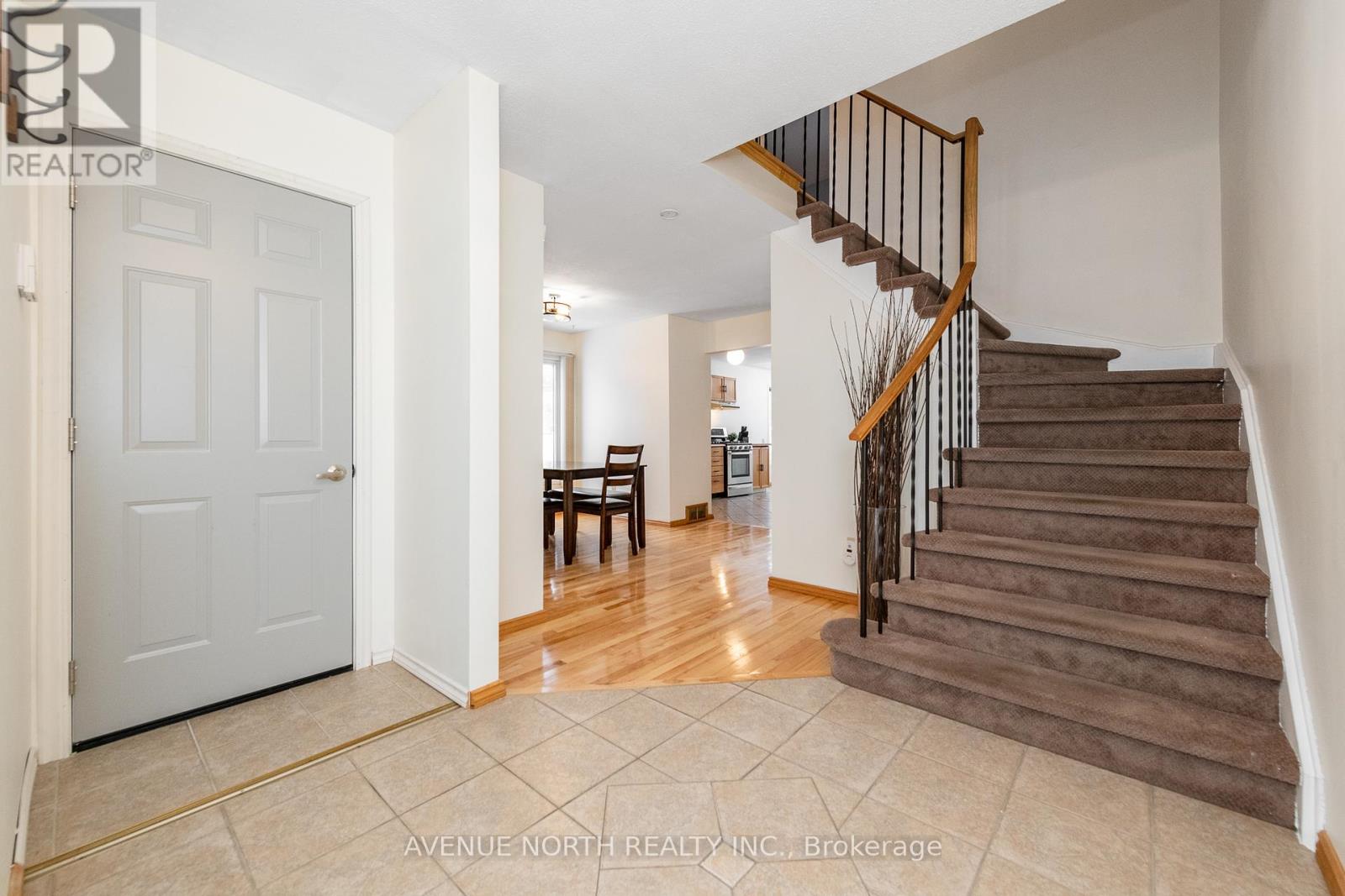 128 Midsummer Terrace, Ottawa, Ontario  K1E 3V3 - Photo 7 - X12696300