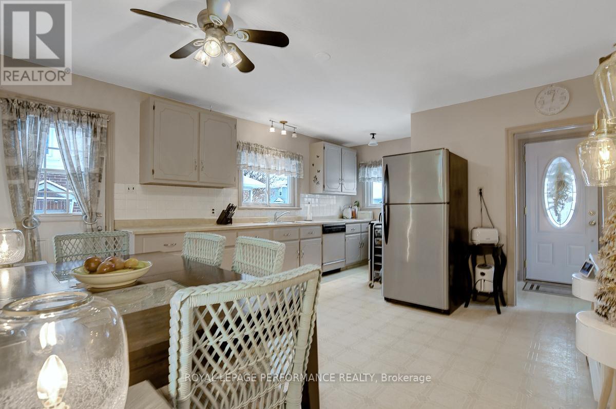 103 Glynn Avenue, Ottawa, Ontario  K1K 1S7 - Photo 7 - X12696306