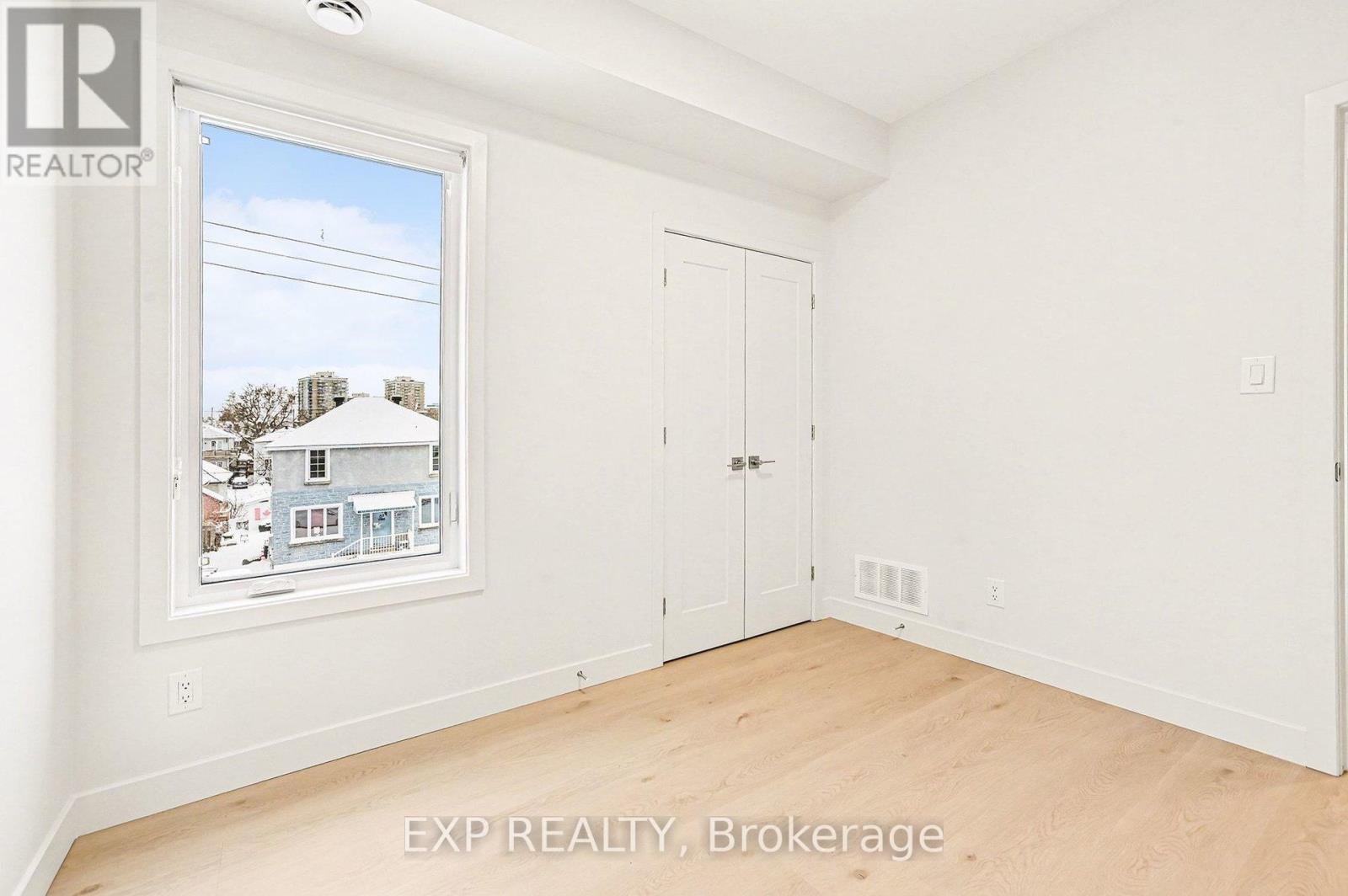 6 - 79 Marquette Avenue, Ottawa, Ontario  K1L 5J9 - Photo 8 - X12696316