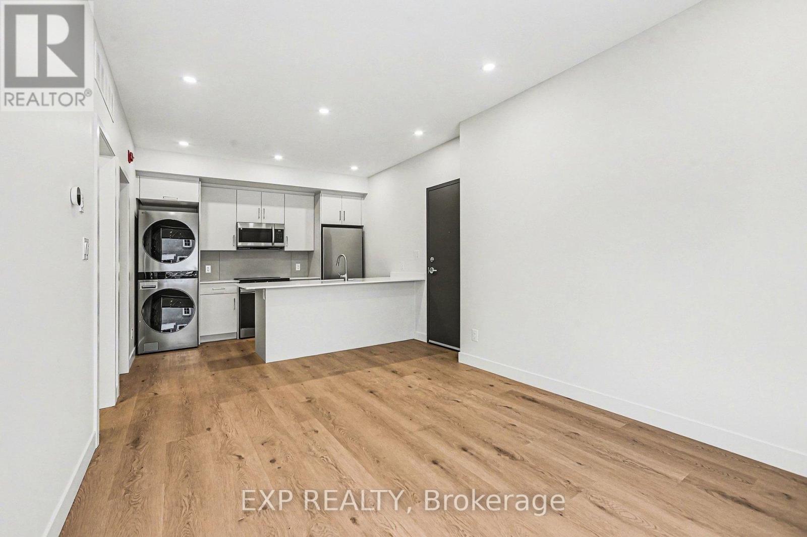 3 - 79 Marquette Avenue, Ottawa, Ontario  K1L 5J9 - Photo 4 - X12696318