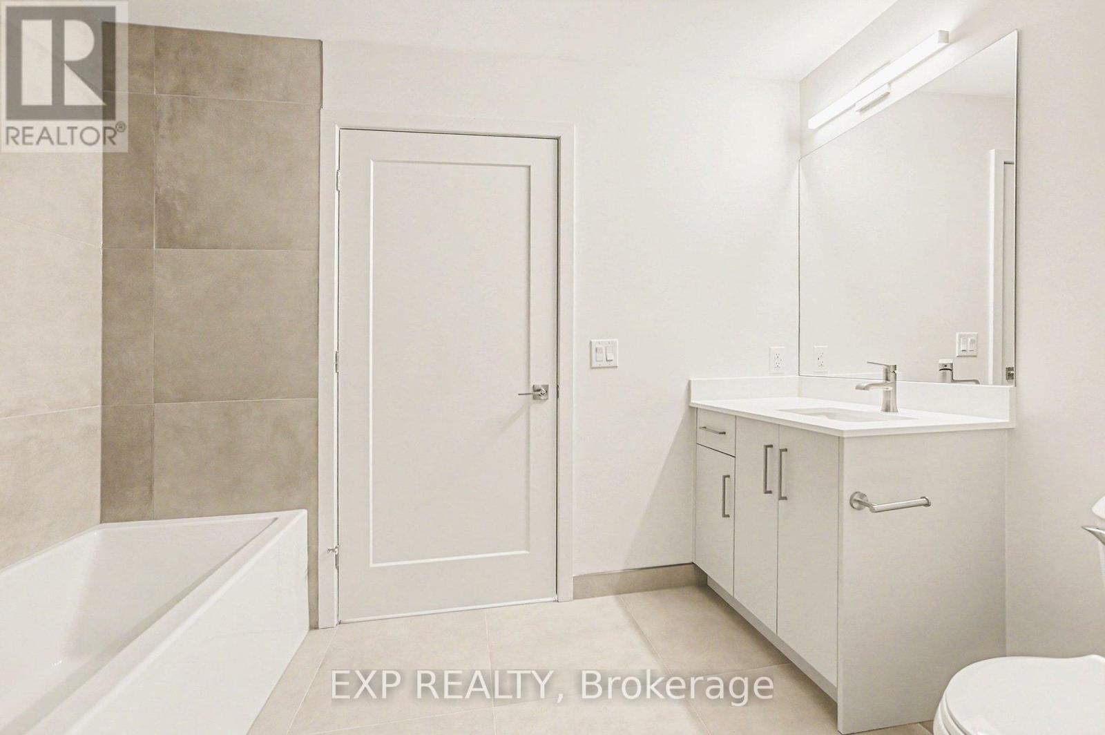 4 - 79 Marquette Avenue, Ottawa, Ontario  K1L 5J9 - Photo 5 - X12696324