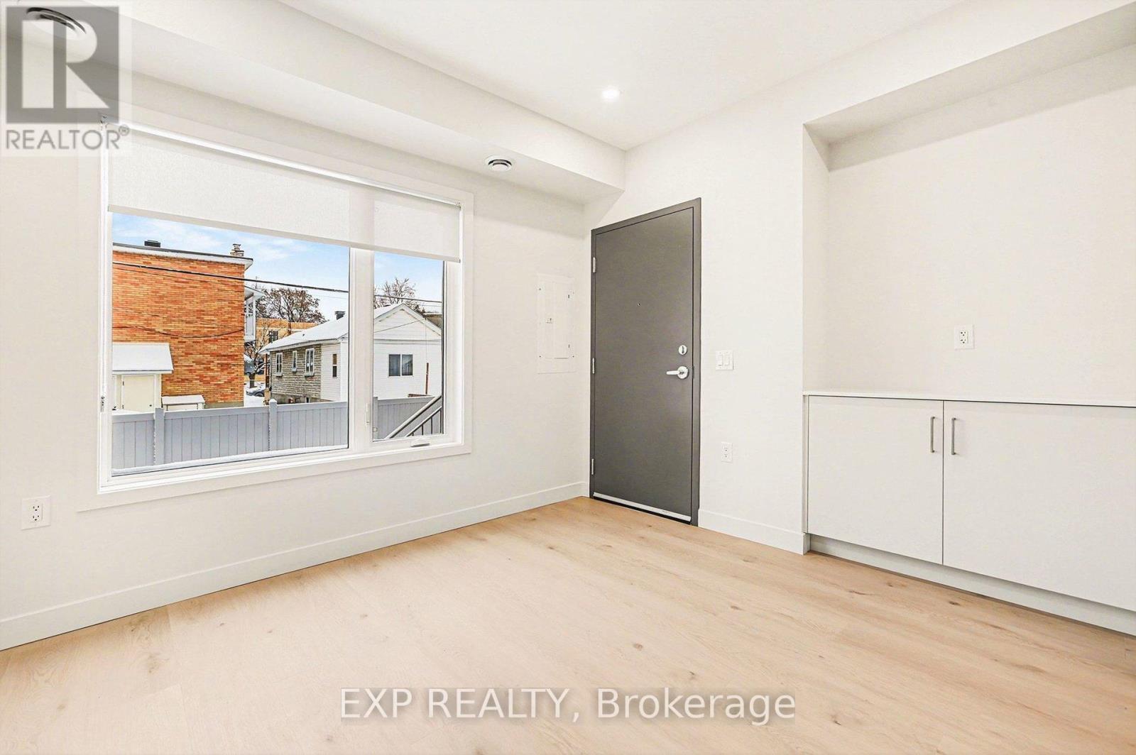 4 - 79 Marquette Avenue, Ottawa, Ontario  K1L 5J9 - Photo 9 - X12696324