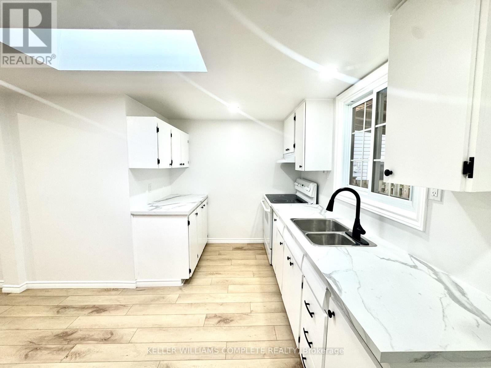 99 Bunting Road, St. Catharines, Ontario  L2P 3G8 - Photo 3 - X12696206