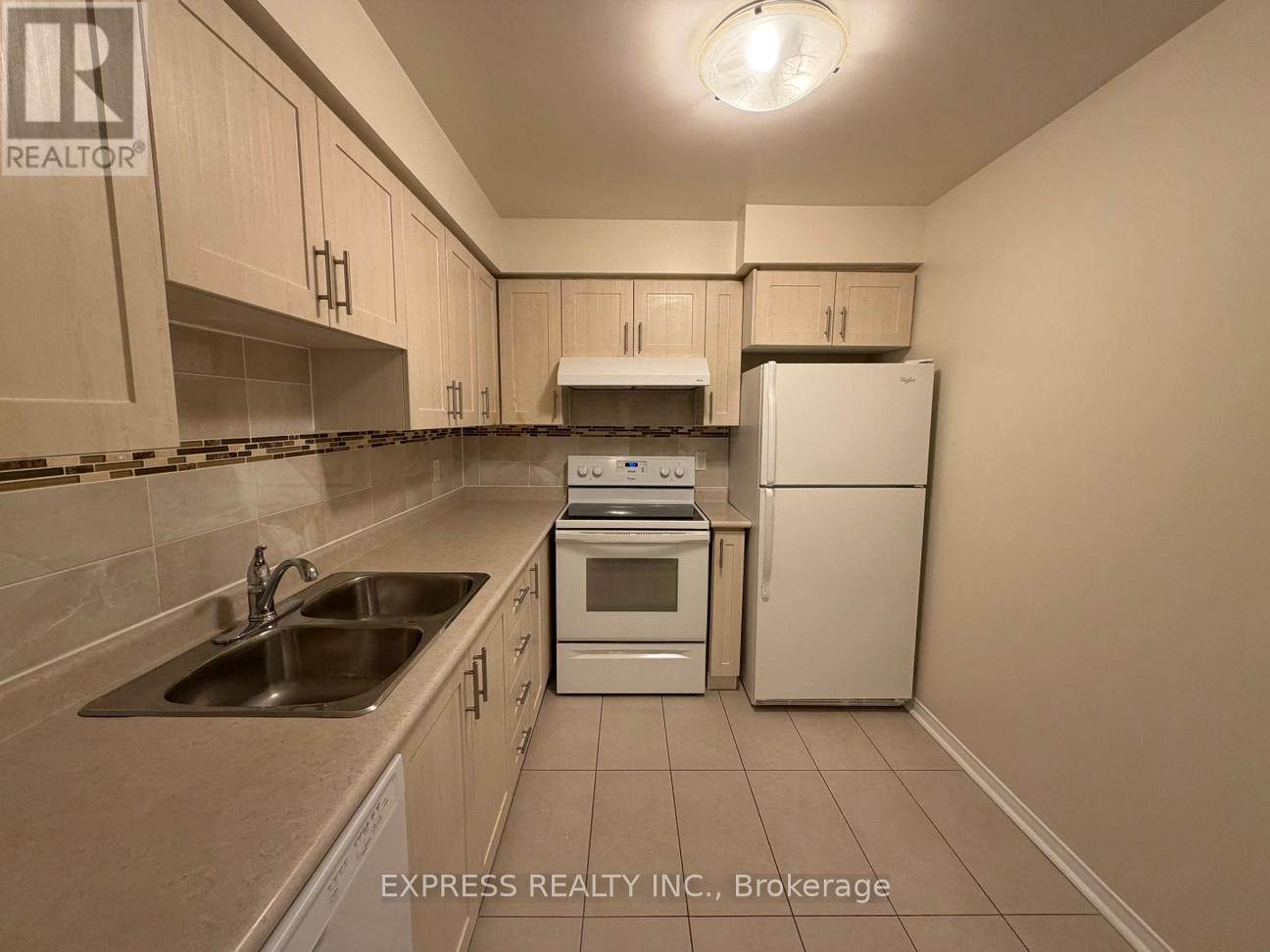 809 - 29 Pemberton Avenue, Toronto, Ontario  M2M 4L5 - Photo 2 - C12695606