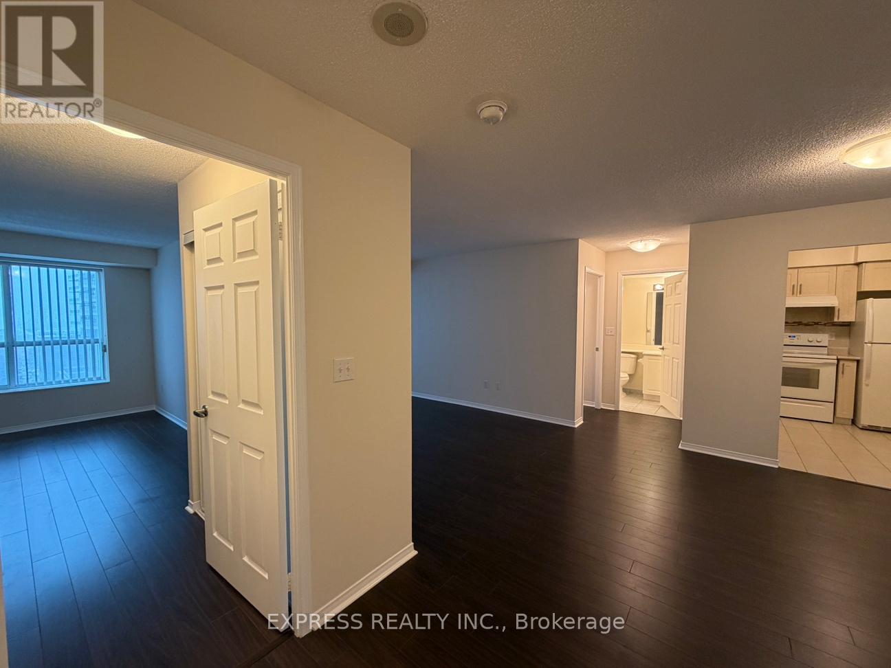 809 - 29 PEMBERTON AVENUE, Toronto, Ontario