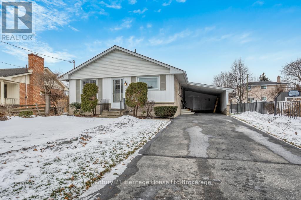 109 LYNDALE CRESCENT, Woodstock, Ontario