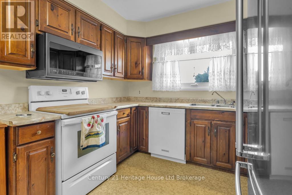 109 Lyndale Crescent, Woodstock, Ontario  N4S 7S8 - Photo 11 - X12696198