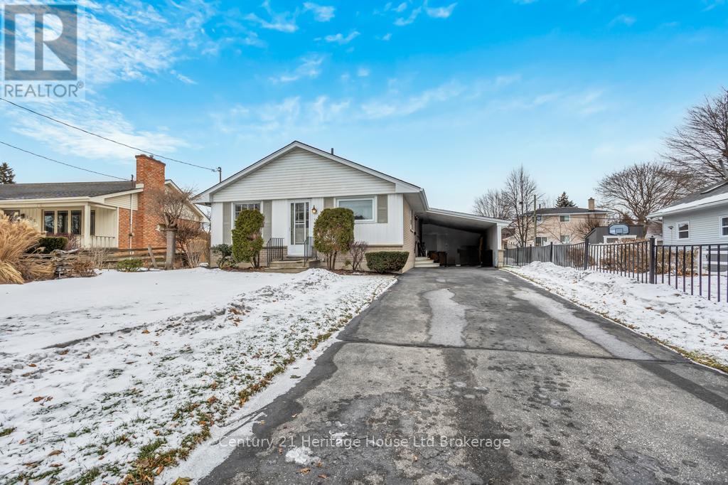 109 Lyndale Crescent, Woodstock, Ontario  N4S 7S8 - Photo 2 - X12696198