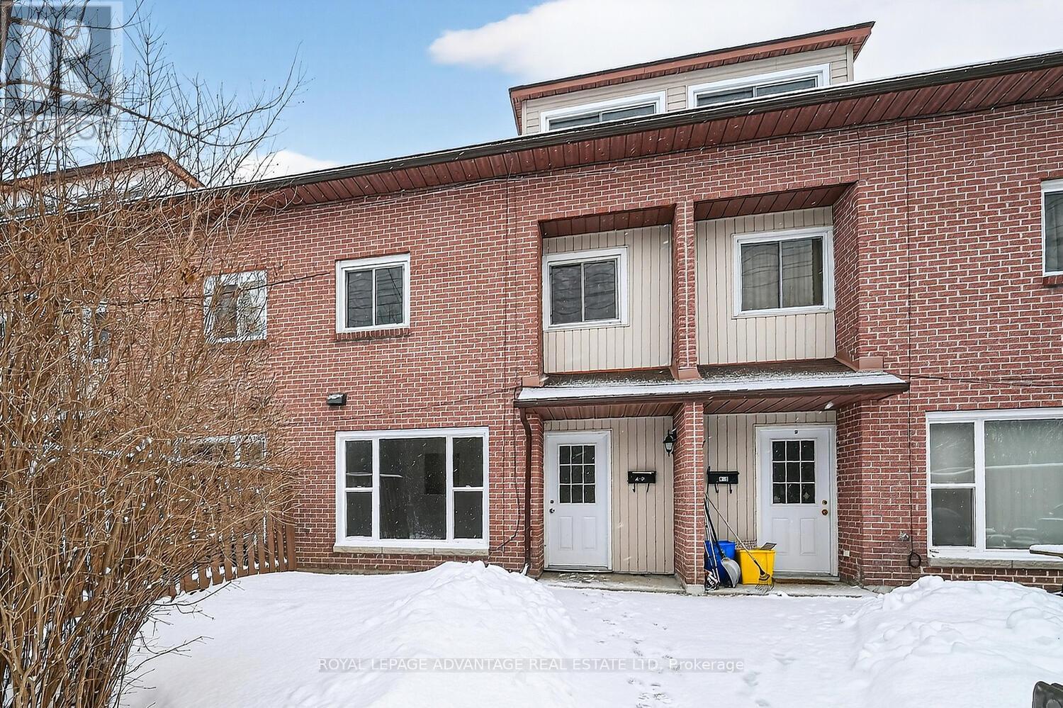 P - 4 Pearl Street, Smiths Falls, Ontario K7A 5B5 - Photo 2 - X12696342