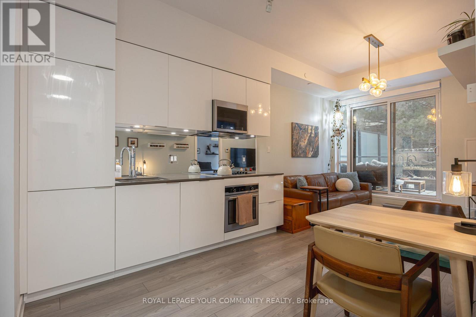 201 - 609 Avenue Road, Toronto, Ontario  M4V 0B1 - Photo 10 - C12696274