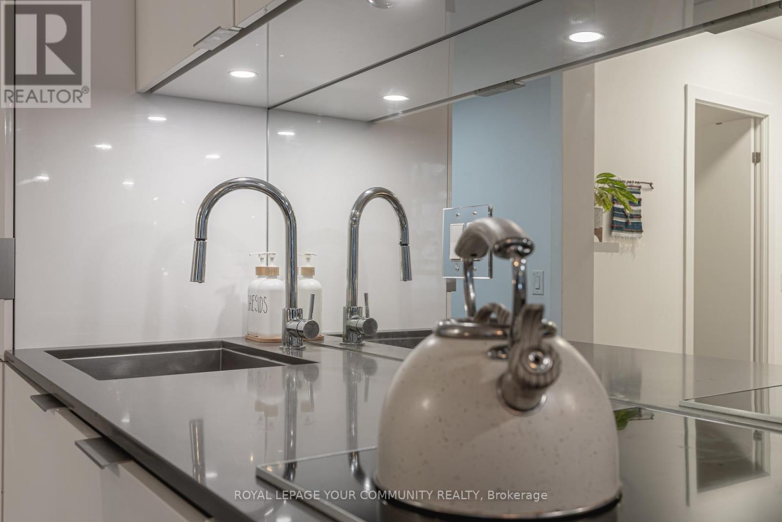 201 - 609 Avenue Road, Toronto, Ontario  M4V 0B1 - Photo 22 - C12696274