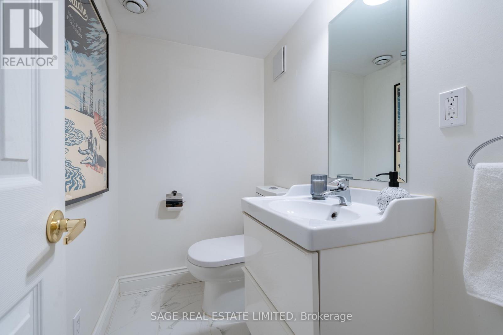 14 Old Trillium Lane, Toronto, Ontario  M5A 4T2 - Photo 36 - C12696356